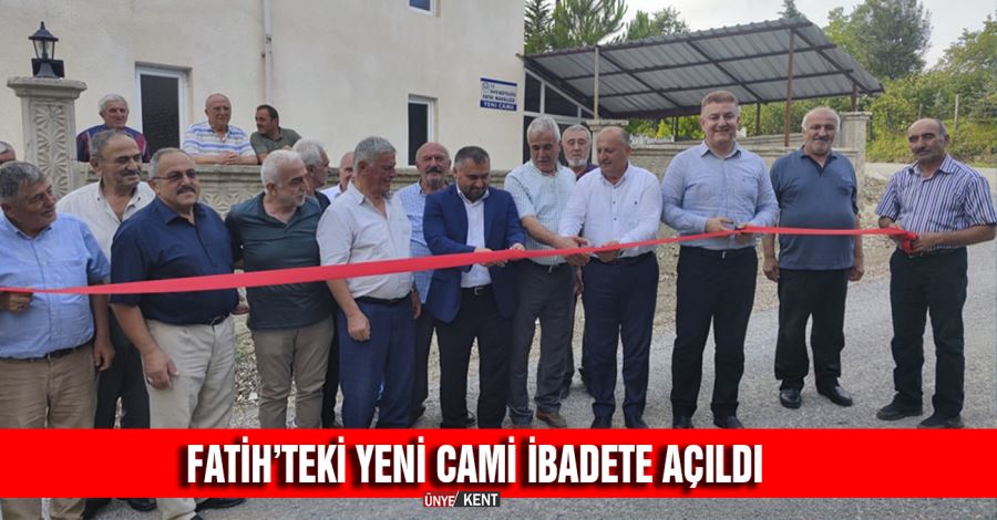   Fatih’teki Yeni Cami ibadete açıldı