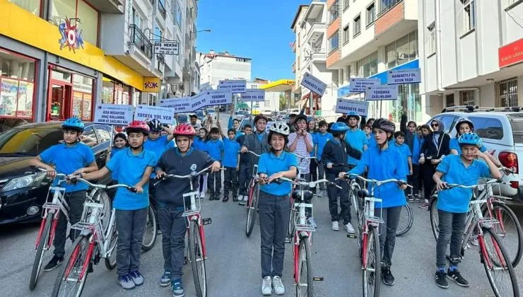 Doğayı korumak için pedal çevirdiler!