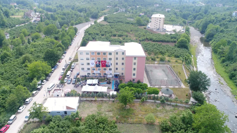 İkizce MYO öğrencileri yol mağduru!