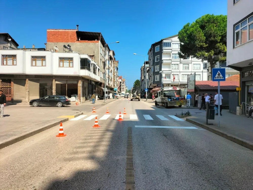 Güvenli trafik için, çizgi ve tabelalar yenileniyor!