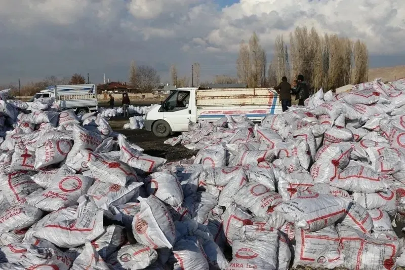 Ünye SYDV’den 2 bin 400 kişiye kömür yardımı