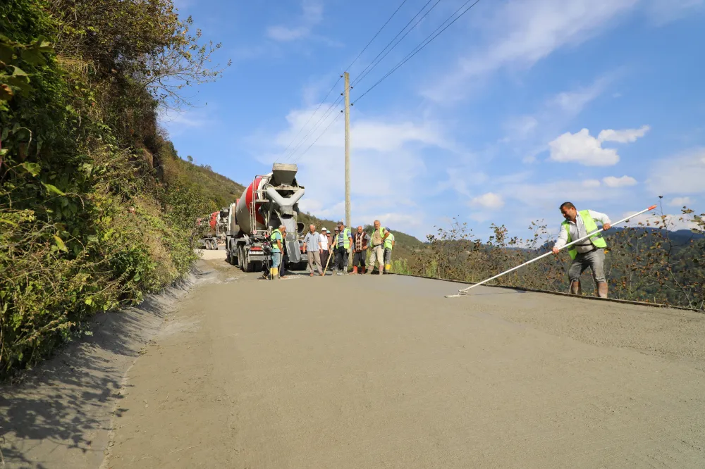 Altınordu’nun en uzak mahallesine beton yol