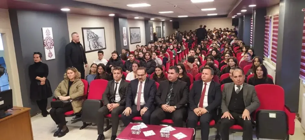 Başsavcı Ormancı ve Adalet Komisyonu Başkanı Alperen liseli gençlerle buluştu