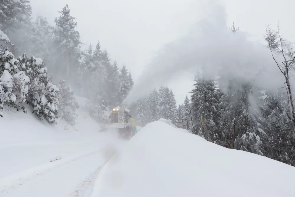 Ordu’da bir günde 1400 km yol ulaşıma açıldı