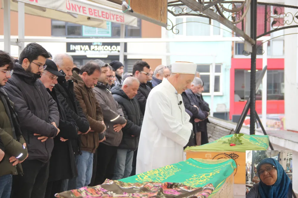 Melek Mut son yolculuğuna uğurlandı