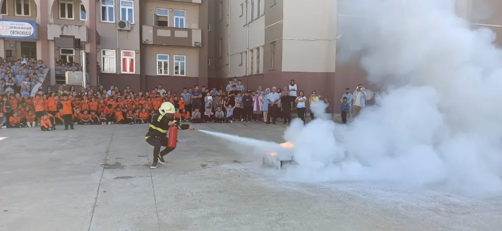 22 Bin 525 öğrenciye yangın eğitimi verildi