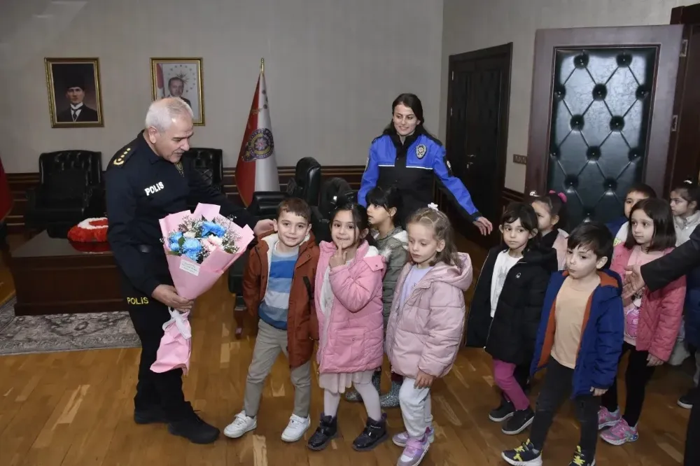 Anaokulu öğrencilerinden Emniyet Müdürü Acar’a ziyaret… 