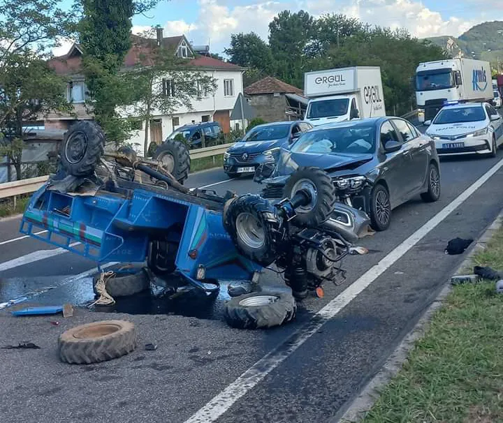 Otomobil ile patpat çarpıştı; 2 kişi yaralandı