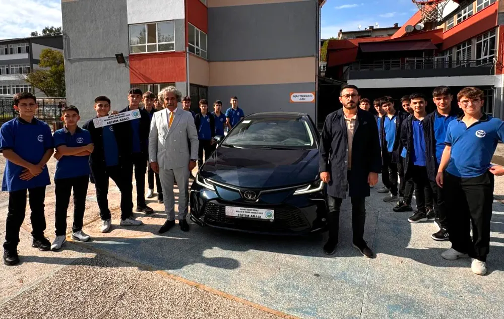 Toyota’dan Endüstri Meslek Lisesi’ne sıfır araç… 