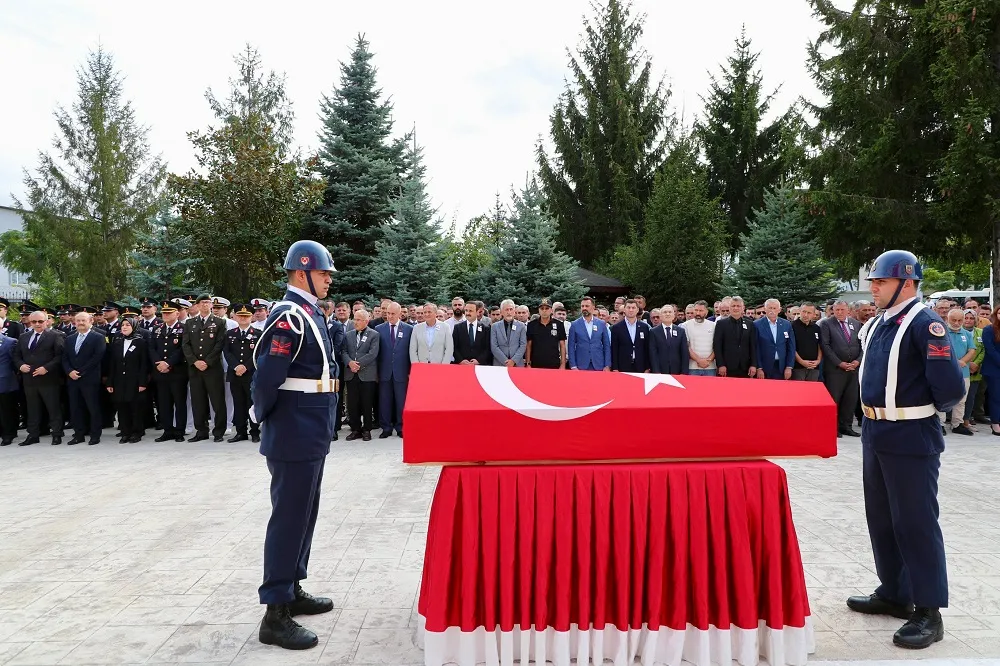 Şehidimizi törenle uğurladık