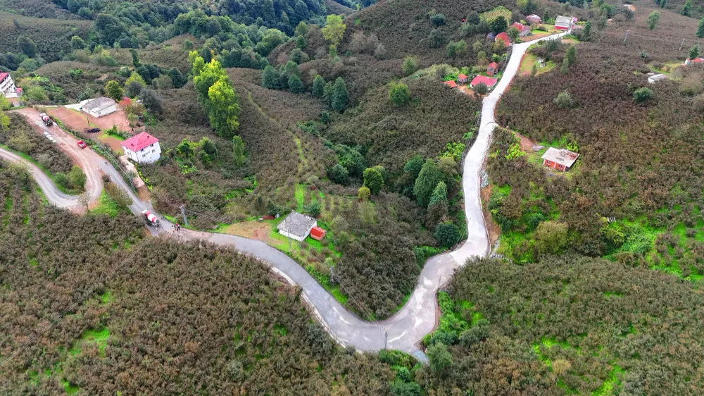 Altınordu Örencik’te beton yol çalışması…