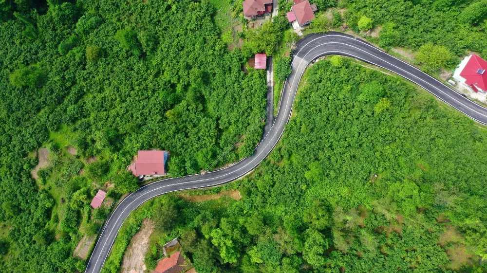 Fatsa’da yollar asfalt ve betonla buluşturuldu 