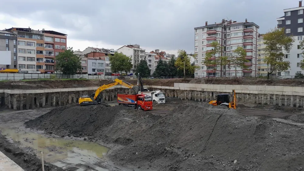 Çakır İnşaat güvencesiyle Yeni Mahalle Ticaret Merkezi inşaatı yükseliyor