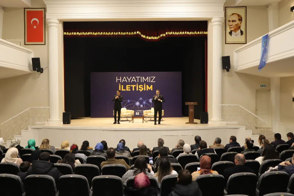 “Hayatımız İletişim” söyleşisine yoğun ilgi…