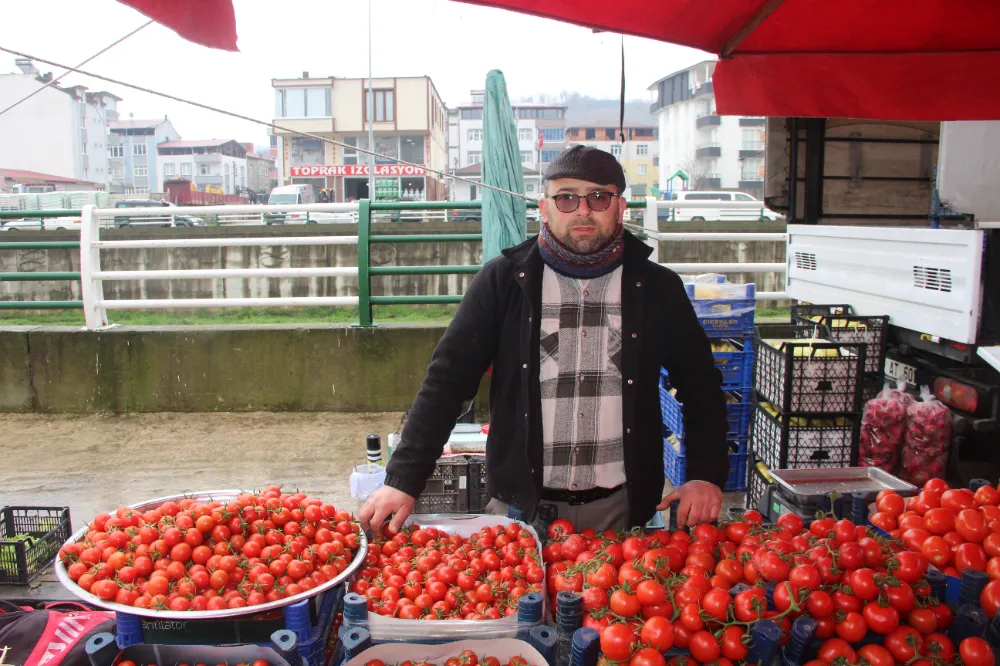 Pazar durgun; satıcı da müşteri de dertli!