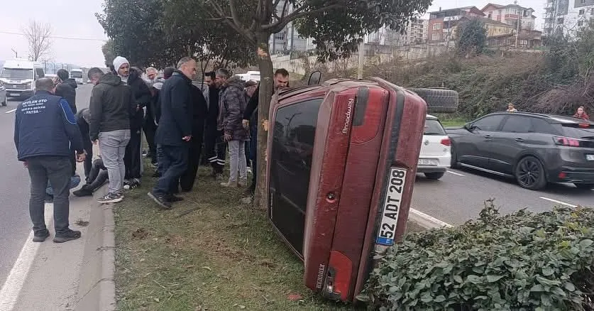 Sahil yolunda kaza, sürücü yaralı…