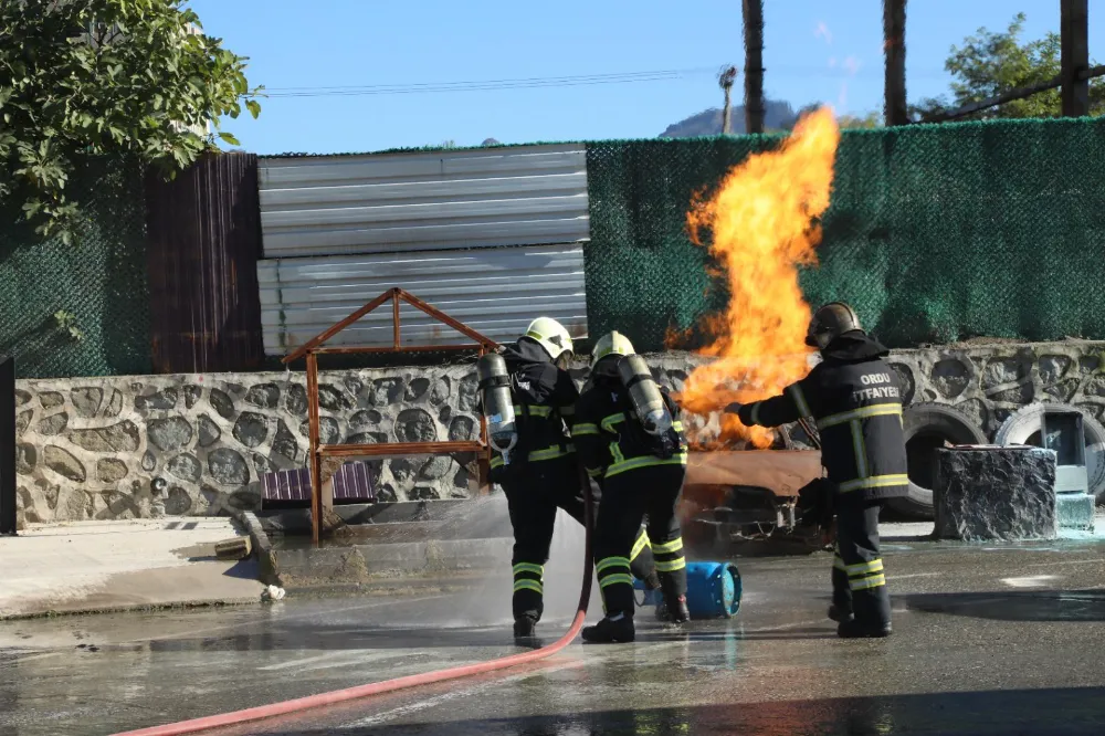 Geleceğin itfaiyecilerine Ordu İtfaiyesi eğitim veriyor