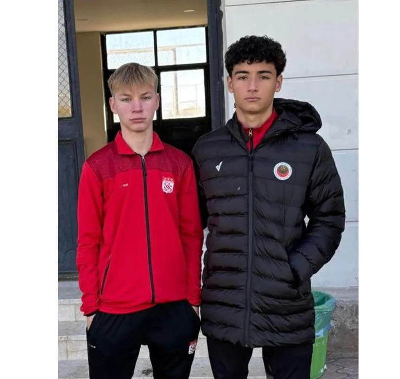 ÜFK’nın yetiştirdiği iki yetenek rakip odu… 