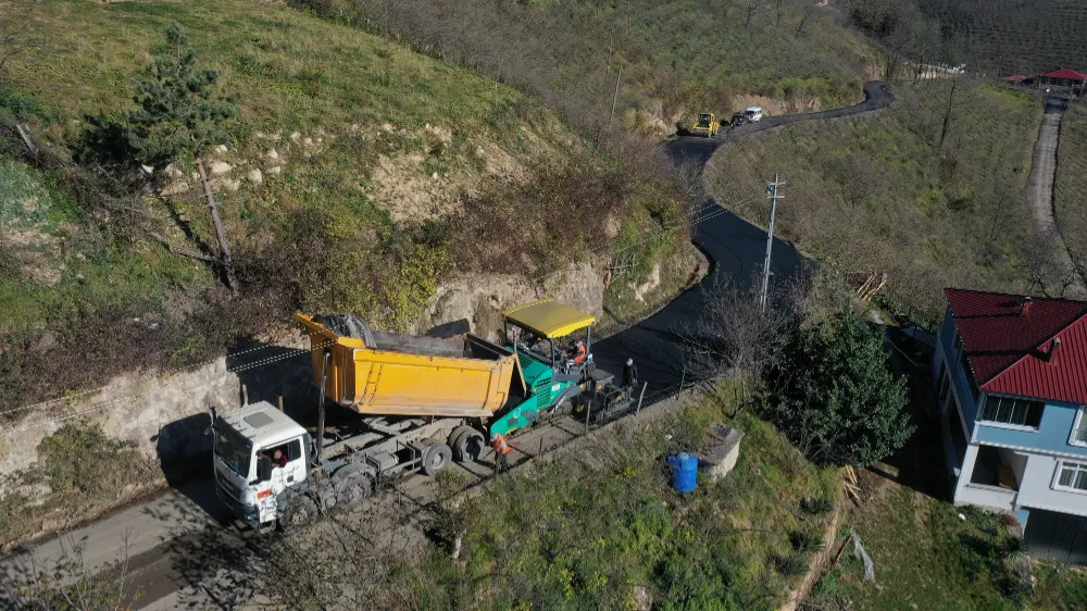 Ulubey’de Kızılen-Çubuklu grup yolu asfaltlanıyor