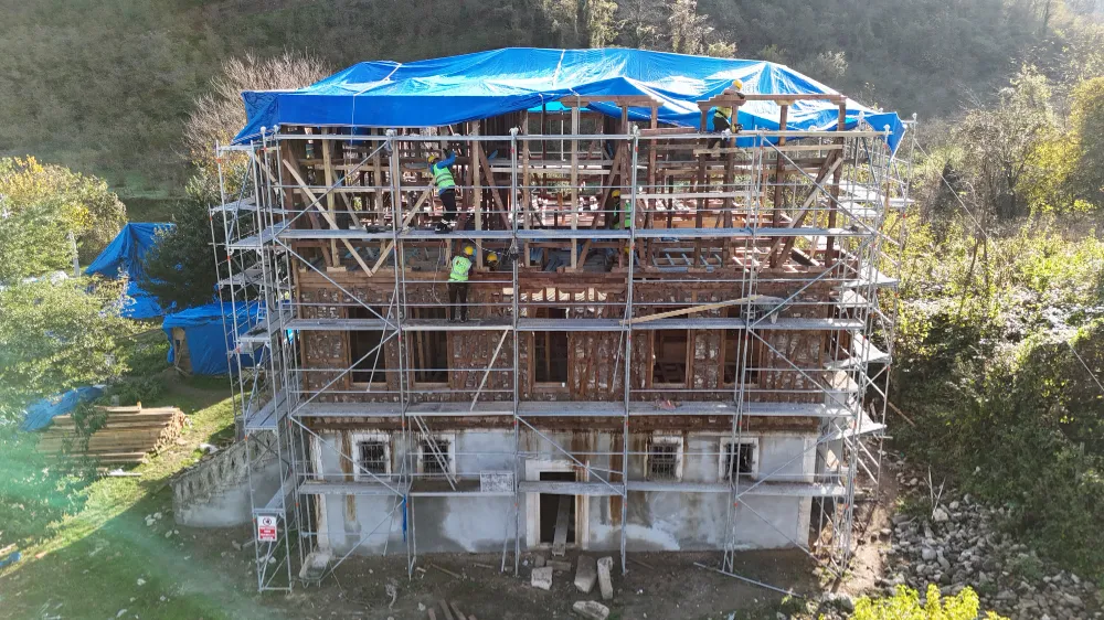 Çamaş Cevat Bey Konağı’nda restorasyon sürüyor