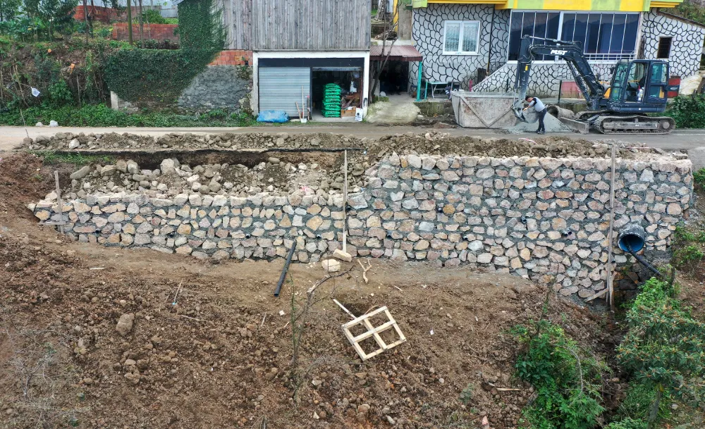 Altınordu Yukarıtepe’de taş duvar çalışması