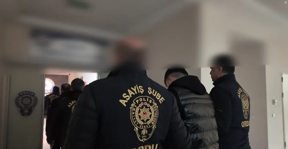 Gençleri tuzağa düşüren hesap kiralama şebekesine operasyon