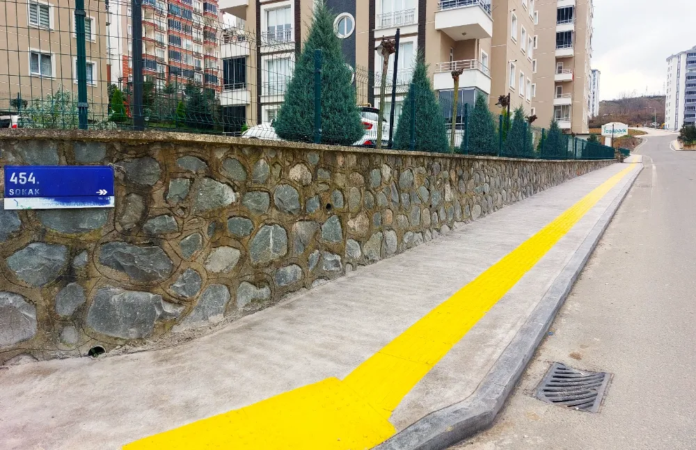 Altınordu’da 2 bin 200 metre uzunluğunda kaldırım hizmette…