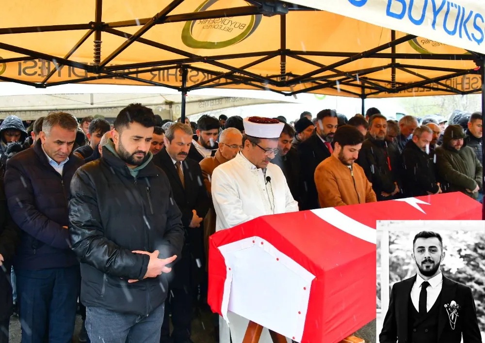 Çöp ayrıştırma tesisindeki iş kazasında ölen genç toprağa verildi 