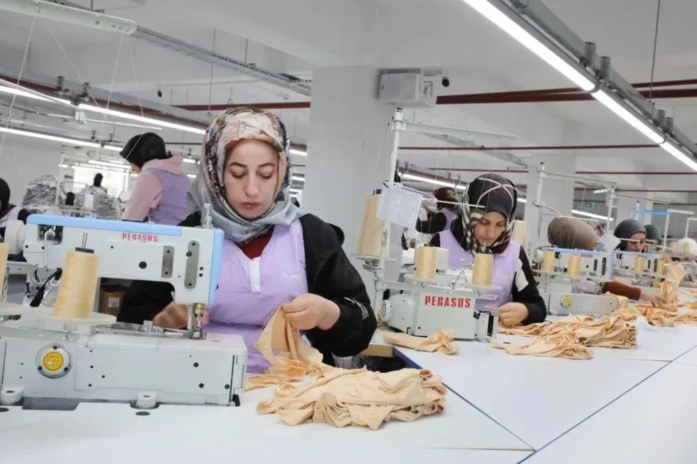 Kadın istihdamında işverene 32.500 TL, anneye 7.500 TL destek! 