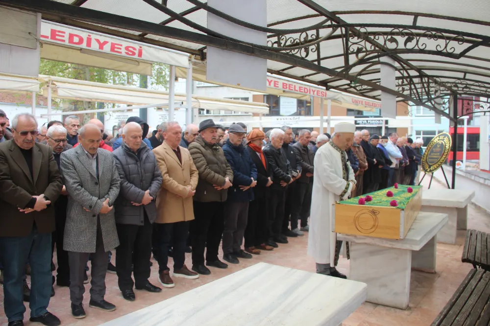 Emekli Öğretmen Hayrettin Çam, son yolculuğuna uğurlandı 