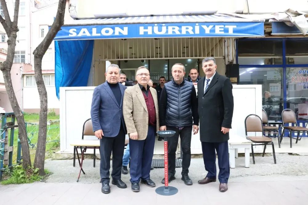 Altınordu’da izmaritler için ayaklı küllükler dağıtılmaya başlandı