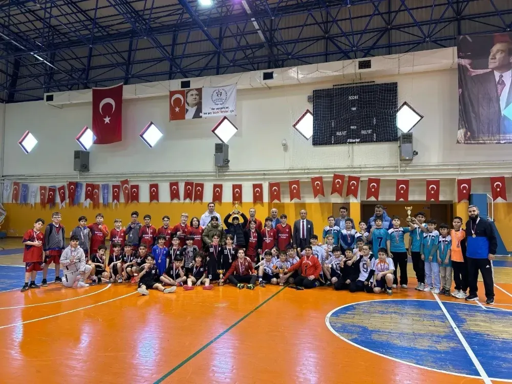 Ünye İmam Hatip Futsal’da il 3.sü…