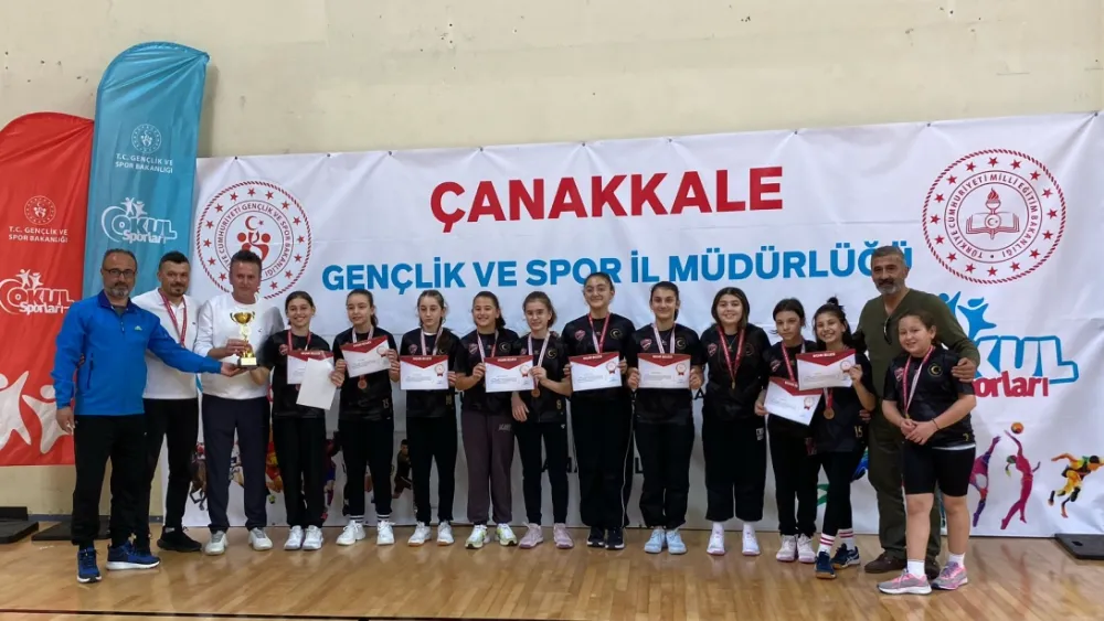 Ünye Atatürk Ortaokulu, Voleybol’da Türkiye 3.sü oldu	