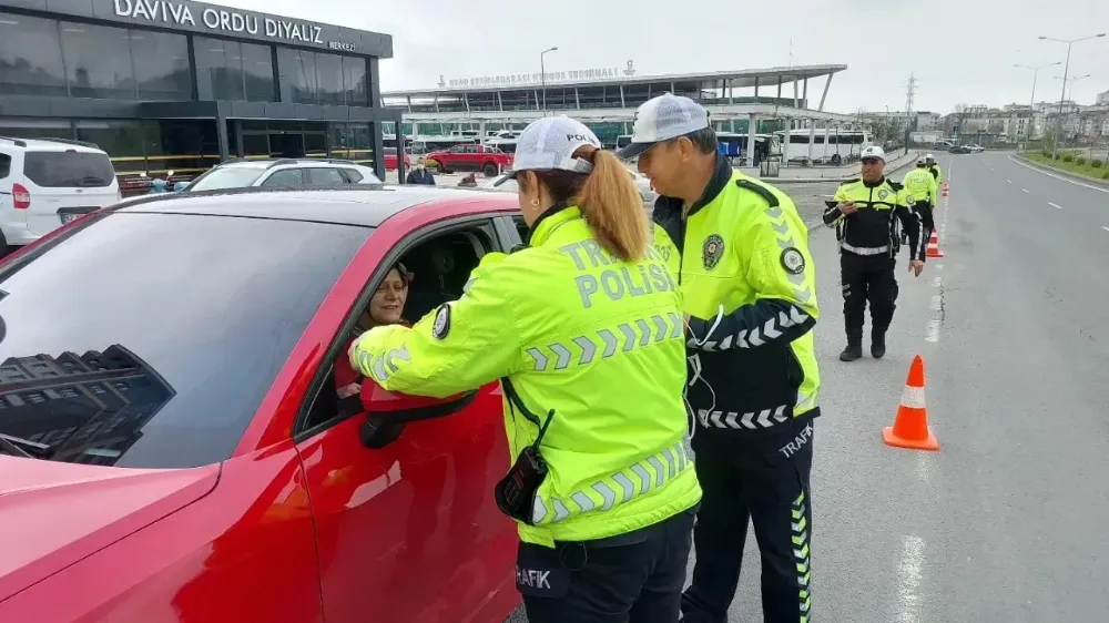 Bayram dönüşünde artan trafiğe Ordu Emniyeti’nden müdahale! 