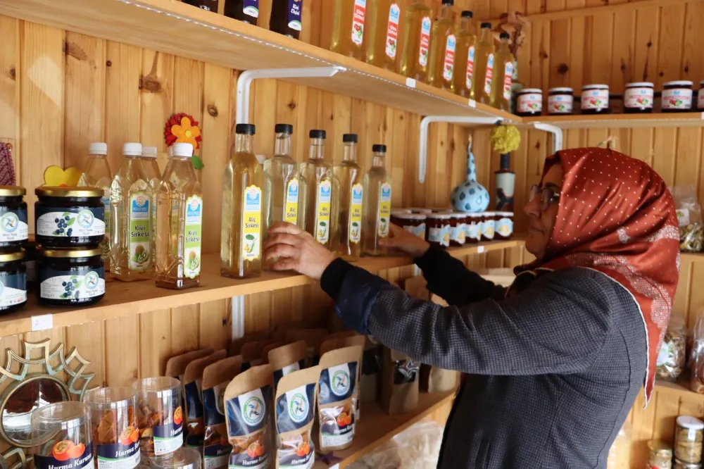 Perşembe’de kadınlar hem üretiyor, hem kazanıyor