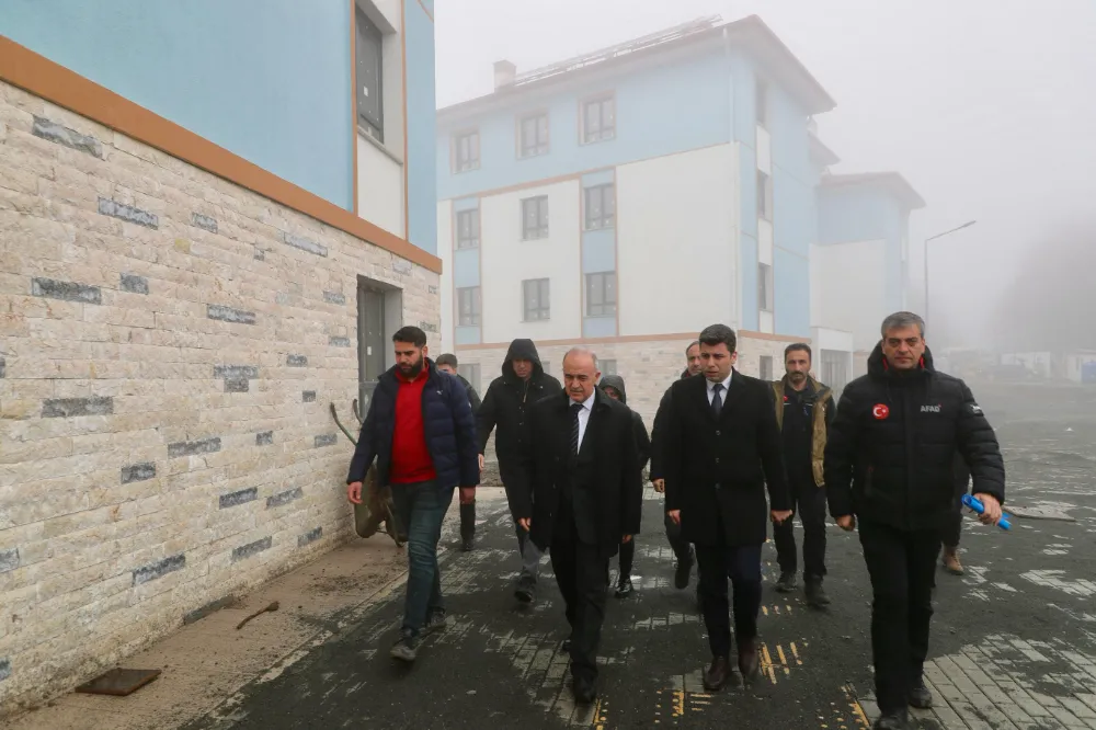 Vali Erol, Afet Konutlarını inceledi 