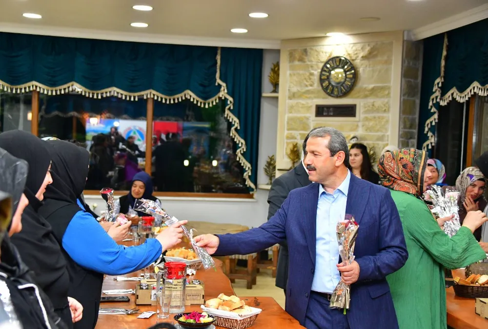 Akkuş Kertil’de Anneler Günü kutlandı