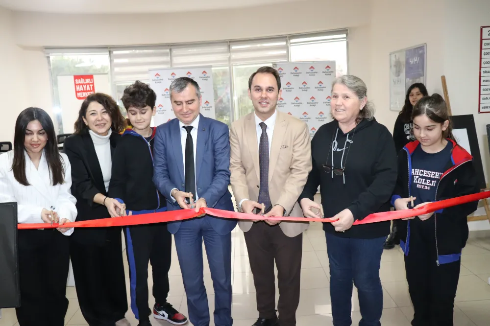 Bahçeşehir’in öğrencilerden sağlık çalışanlarına sanatla teşekkür