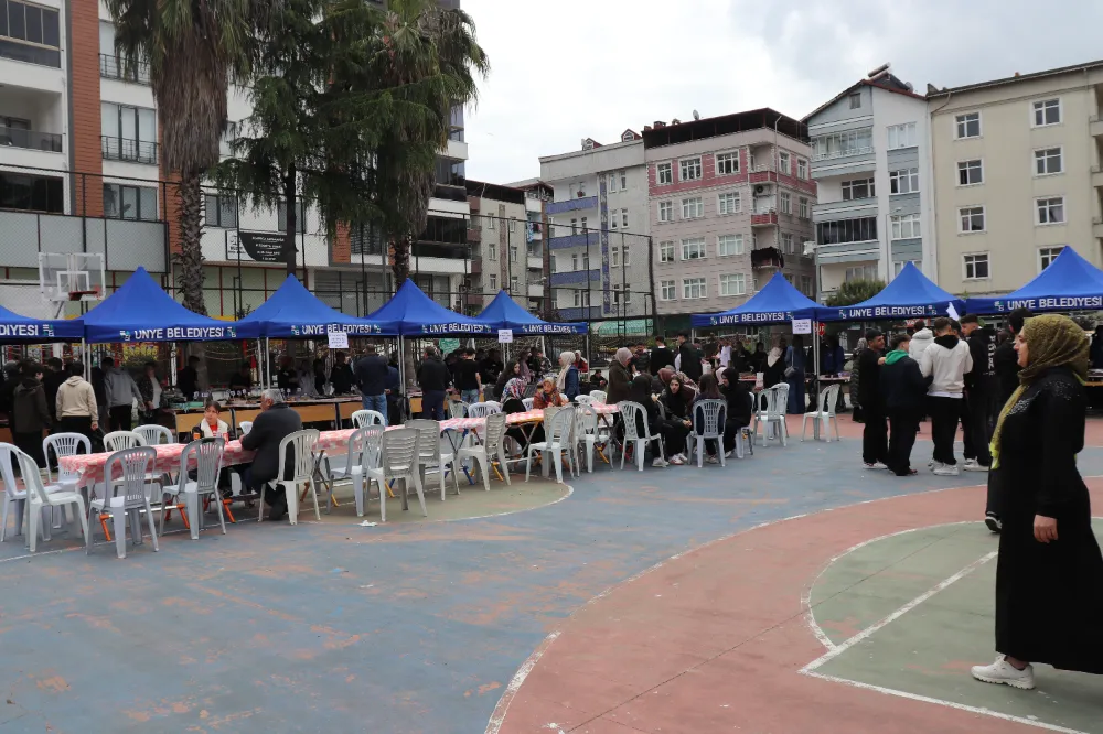 Doğu Türkistan ve Gazze için Ticaret Meslek’ten yardım kermesi