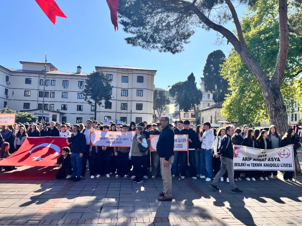 Ünye’de Gençlik Yürüyüşü coşkuyla gerçekleşti…