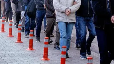 Türkiye genelinde göç operasyonu; 21 kaçakçı yakalandı!