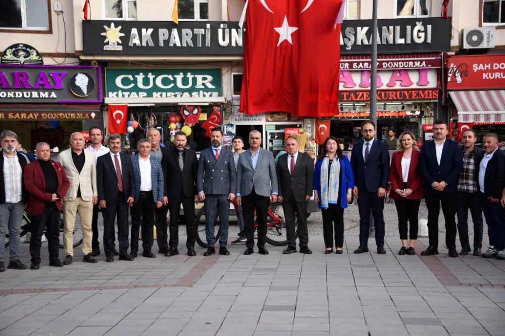 AK Parti Ünye’de Ahlatcı ve Altaş’ın katılımıyla toplantı düzenledi 