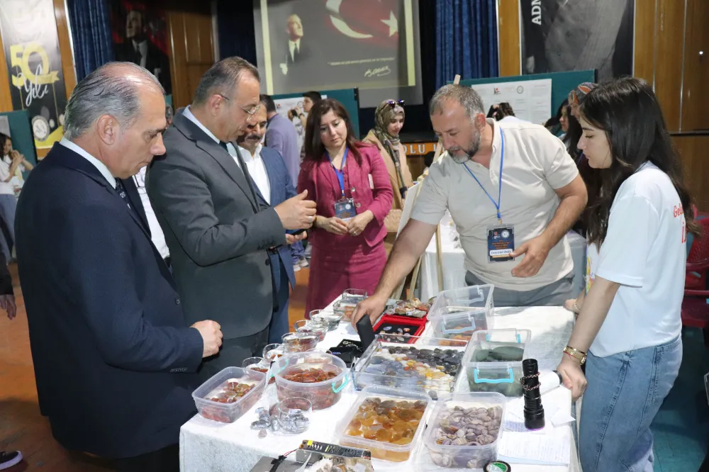 Ünye’nin doğal taşları TÜBİTAK Fuarı’nda dikkat çekti!