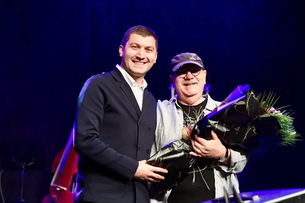 Bülent Ortaçgil ve Arda and the Giannena’dan Altınordu’da unutulmaz konser