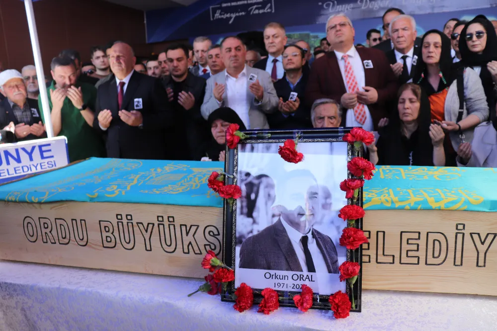Orkun Oral, Ünye Belediyesi önünde tören düzenlendi