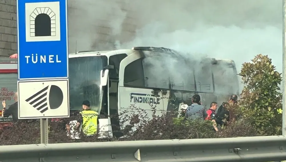 Ordu’dan dönen yolcu otobüsü yandı!