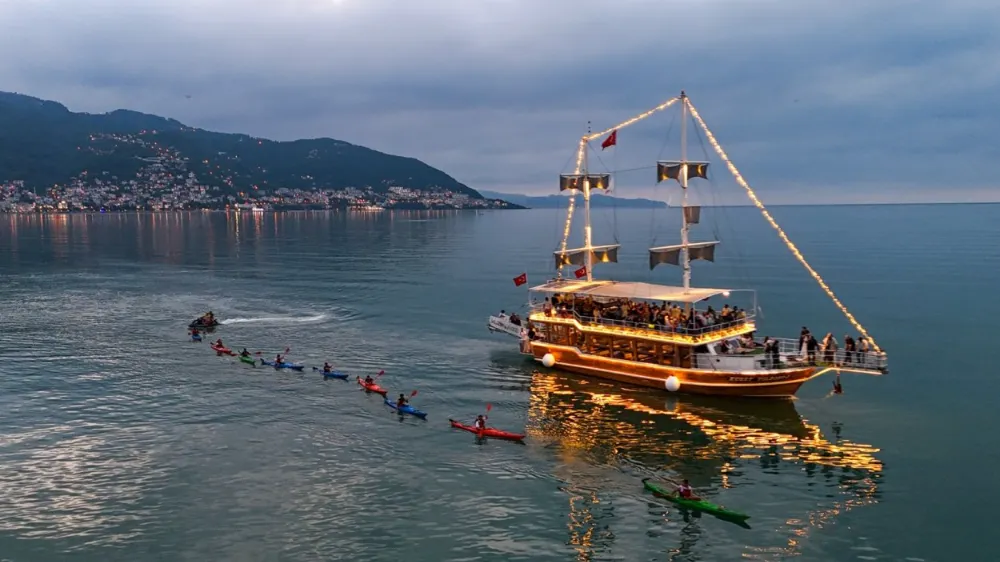 Karadeniz’de kanolarla görsel şölen