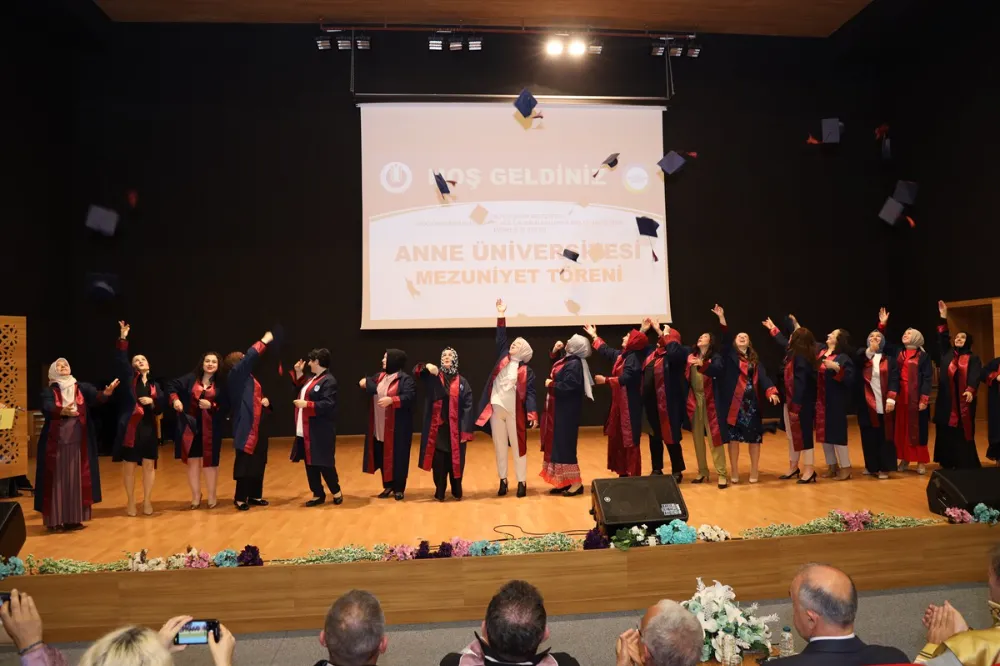 “Anne Üniversitesi” ilk mezunlarını verdi