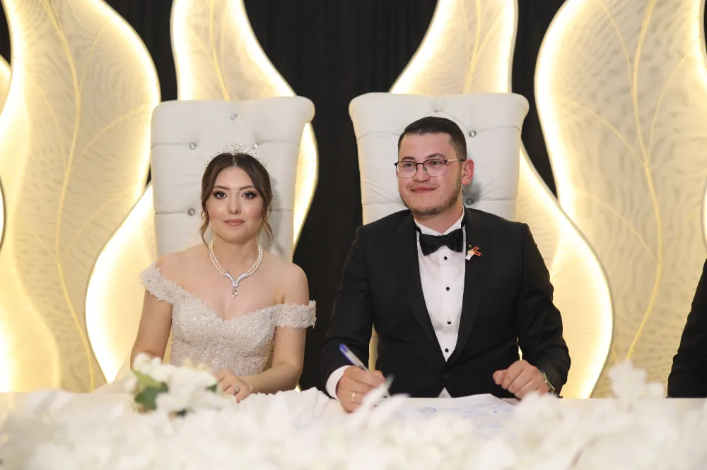 Merve ve Mehmet Can, evlenerek hayatlarını birleştirdi… 