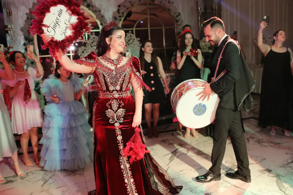 Tuğçe ve Vedat’tan bir ömür mutluluğa evet